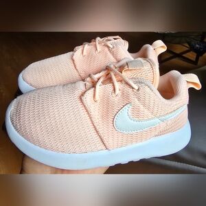Sz 12C Toddler Girl's NIKE ROSHE ONE Crimson Tint/White Athletic Shoes